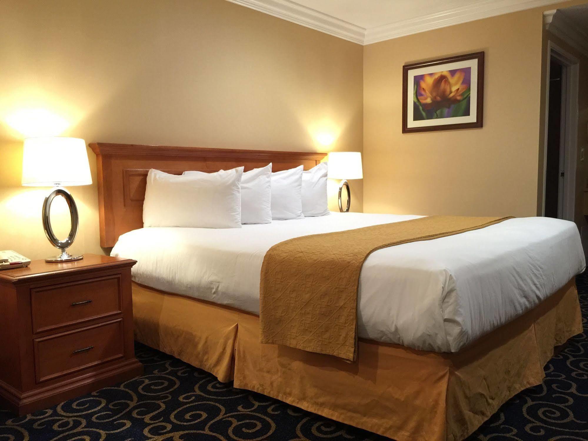 Quality Inn Long Beach - Signal Hill Экстерьер фото